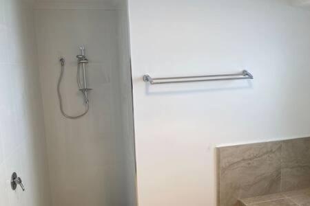 Spacious Modern Home Outstanding Views Sleeps 9 โฮบาร์ต ภายนอก รูปภาพ