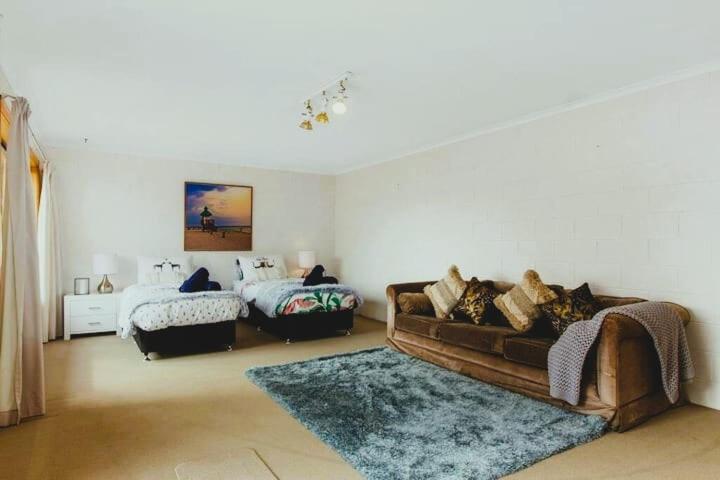 Spacious Modern Home Outstanding Views Sleeps 9 โฮบาร์ต ภายนอก รูปภาพ